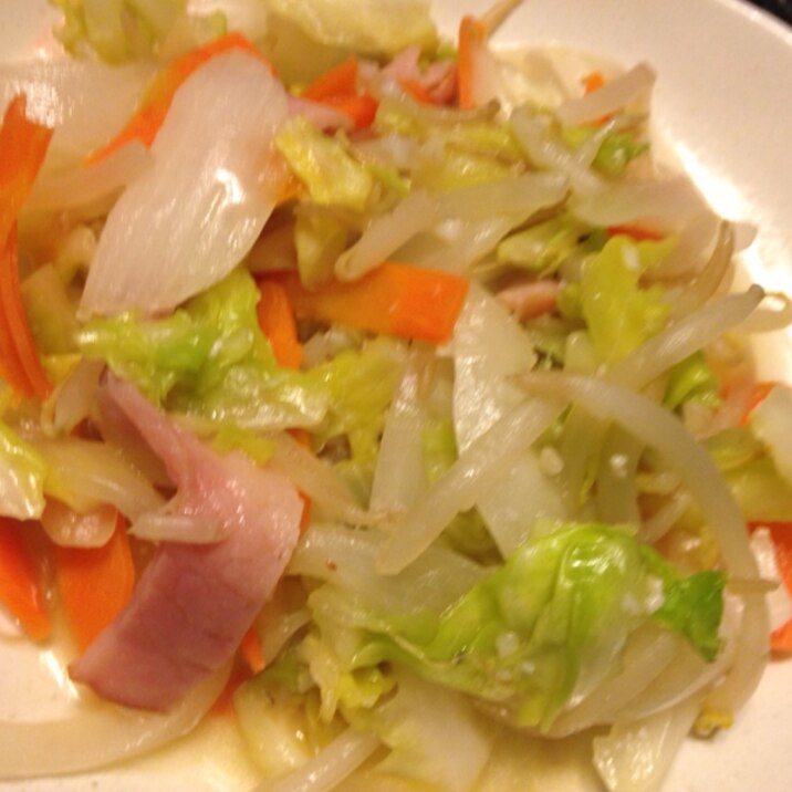 キャベツともやしと玉ねぎと人参とベーコンの塩炒め レシピ 作り方 By Tommeg1202 楽天レシピ